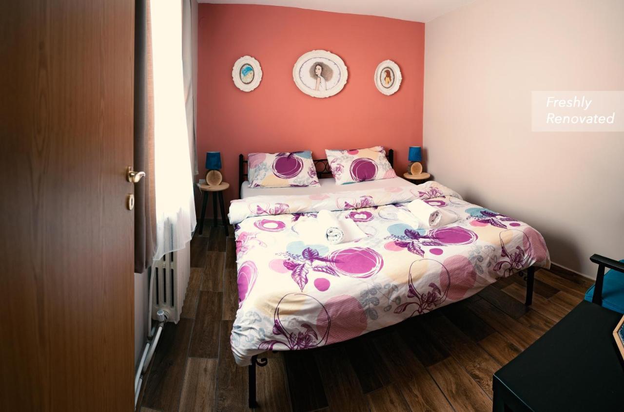 Universe Rooms & Apartments Skopje Bagian luar foto